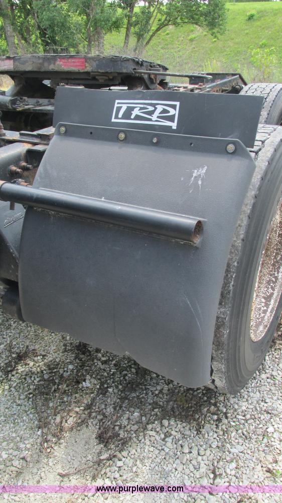 image for item J8550 2003 Freightliner Century ST120 semi truck