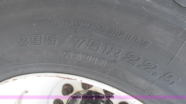 image for item J8550 2003 Freightliner Century ST120 semi truck