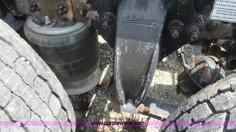 image for item J8550 2003 Freightliner Century ST120 semi truck