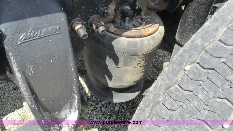 image for item J8550 2003 Freightliner Century ST120 semi truck