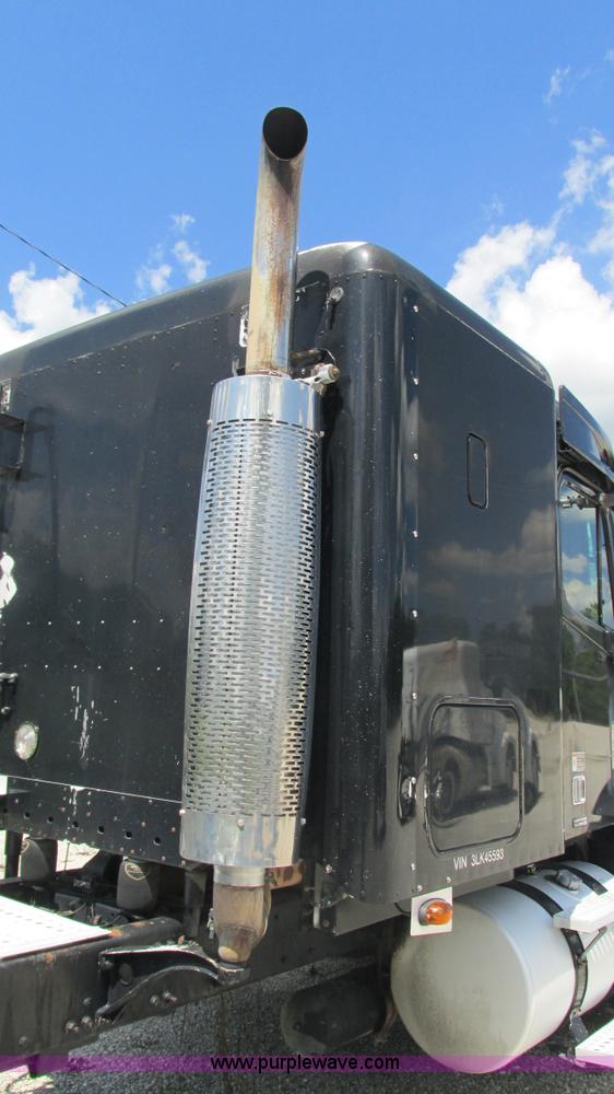 image for item J8550 2003 Freightliner Century ST120 semi truck