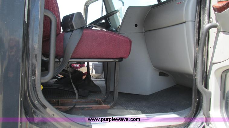 image for item J8550 2003 Freightliner Century ST120 semi truck