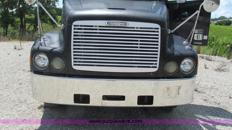 image for item J8550 2003 Freightliner Century ST120 semi truck