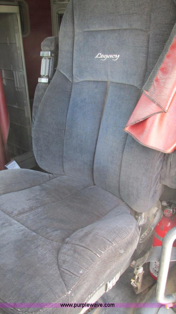 image for item J8550 2003 Freightliner Century ST120 semi truck