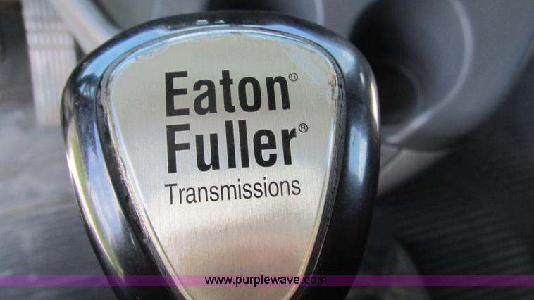 image for item J8550 2003 Freightliner Century ST120 semi truck