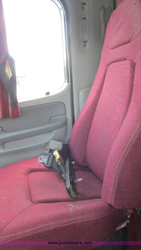 image for item J8550 2003 Freightliner Century ST120 semi truck