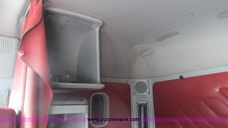 image for item J8550 2003 Freightliner Century ST120 semi truck