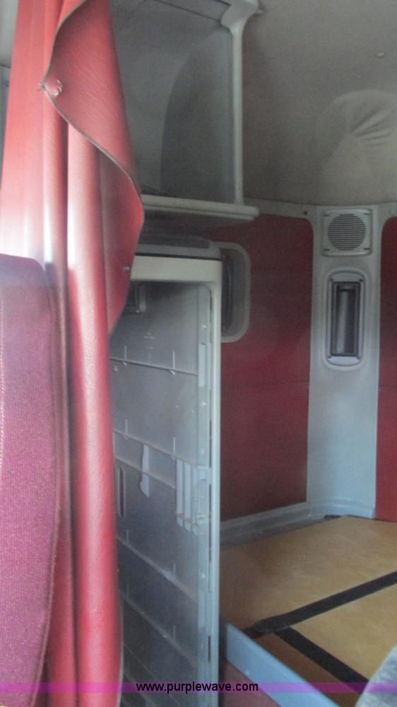 image for item J8550 2003 Freightliner Century ST120 semi truck