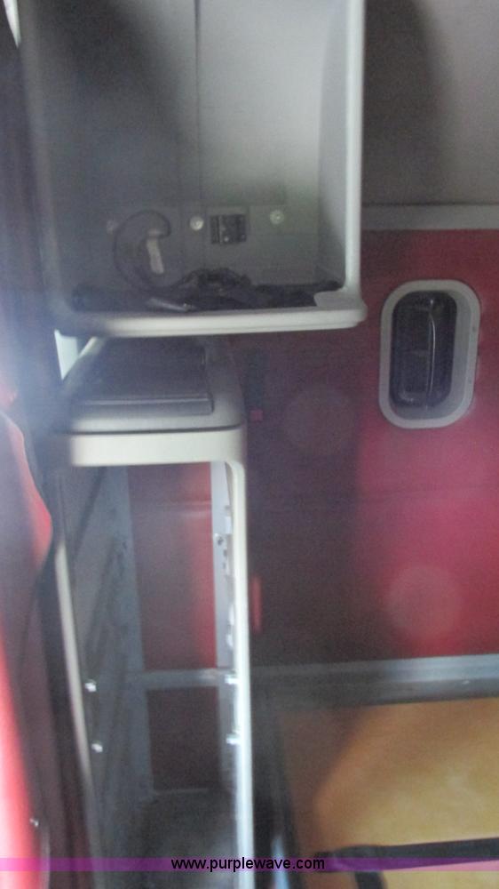 image for item J8550 2003 Freightliner Century ST120 semi truck