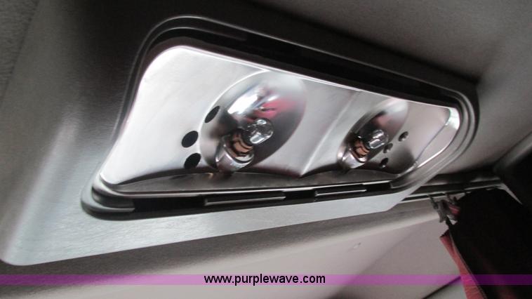 image for item J8550 2003 Freightliner Century ST120 semi truck