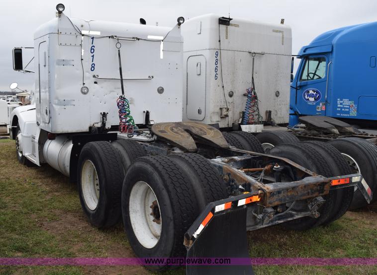 image for item K2354 1999 Peterbilt 377 semi truck