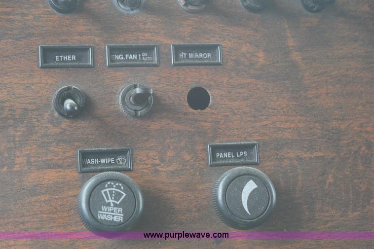 image for item K2354 1999 Peterbilt 377 semi truck