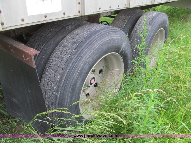 image for item K5724 1996 Wilson PSAL-303 double deck aluminum livestock trailer