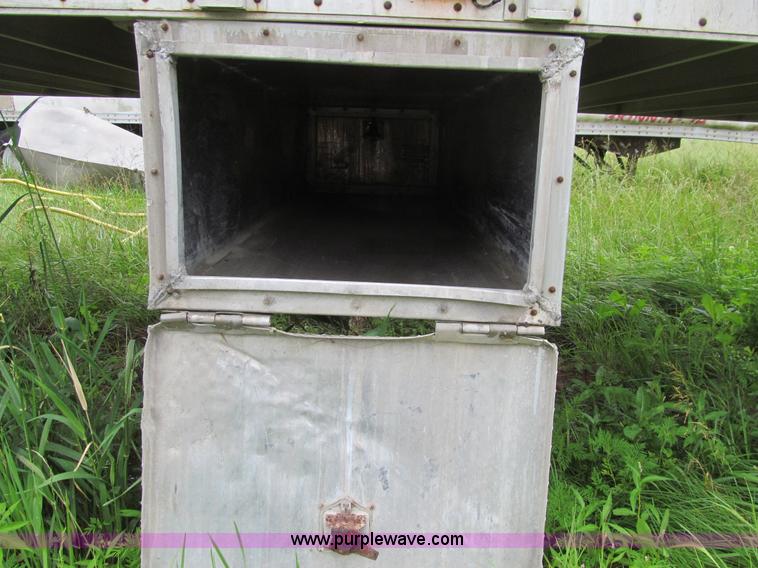 image for item K5724 1996 Wilson PSAL-303 double deck aluminum livestock trailer