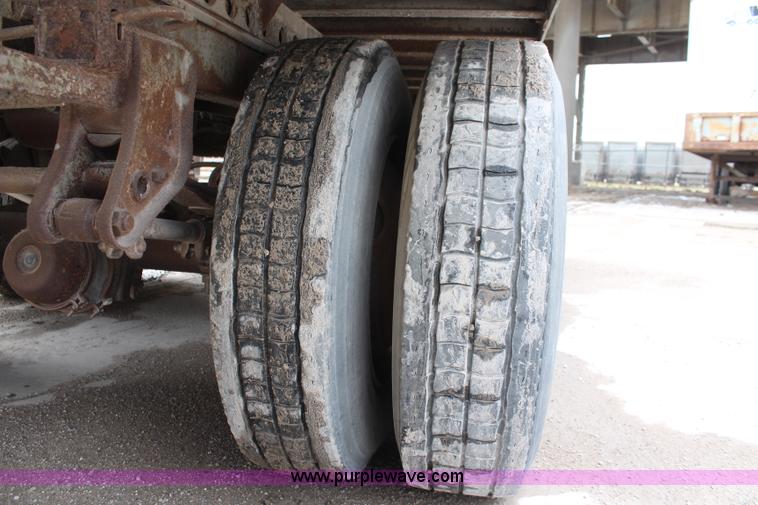 image for item K6836 1983 Dorsey dry van trailer