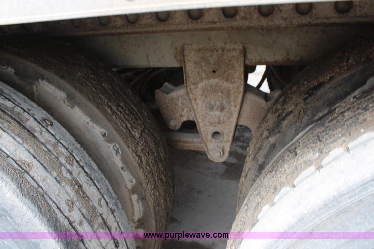 image for item K6836 1983 Dorsey dry van trailer