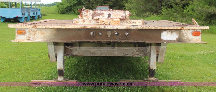 image for item K6910 1982 Trail King equipment trailer