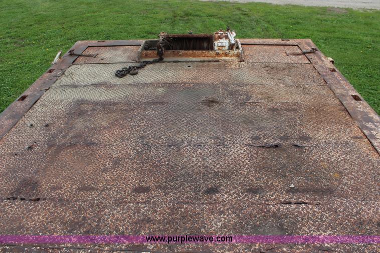 image for item K6910 1982 Trail King equipment trailer