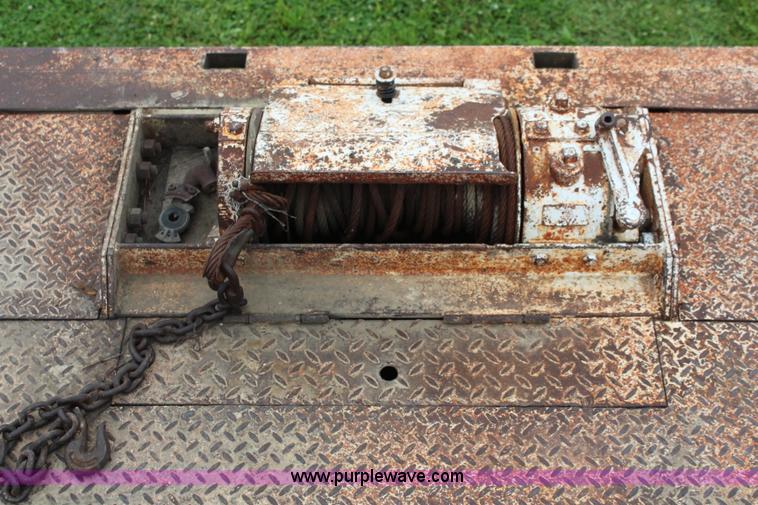 image for item K6910 1982 Trail King equipment trailer