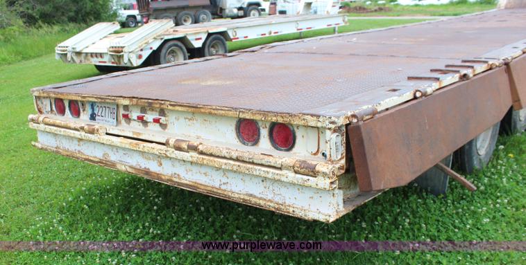 image for item K6910 1982 Trail King equipment trailer