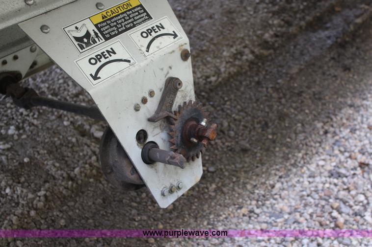 image for item K6925 2008 Wilson DWH551 Pace Setter double hopper grain trailer