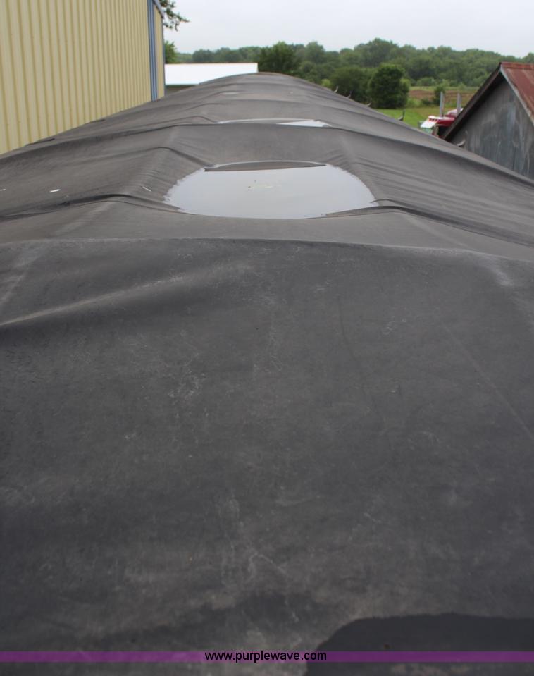 image for item K6925 2008 Wilson DWH551 Pace Setter double hopper grain trailer