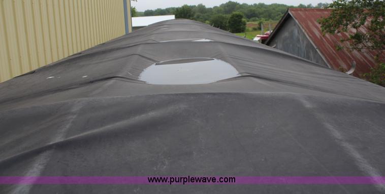 image for item K6925 2008 Wilson DWH551 Pace Setter double hopper grain trailer