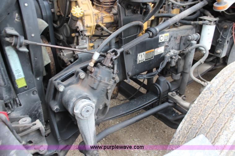 image for item K6926 2005 Kenworth T600 semi truck