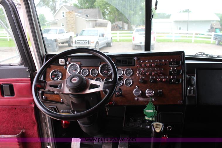 image for item K6927 2000 Peterbilt 378 semi truck