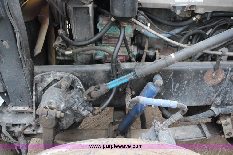 image for item K6927 2000 Peterbilt 378 semi truck