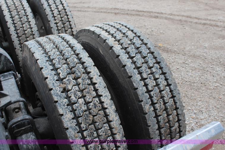 image for item K6927 2000 Peterbilt 378 semi truck