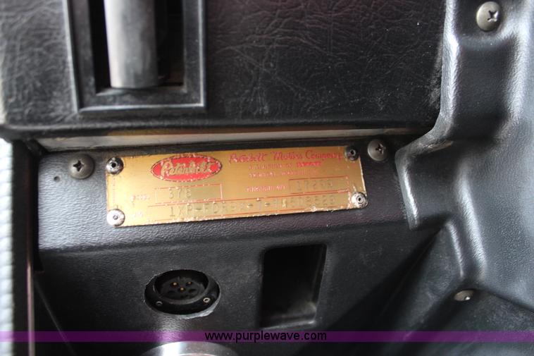 image for item K6927 2000 Peterbilt 378 semi truck