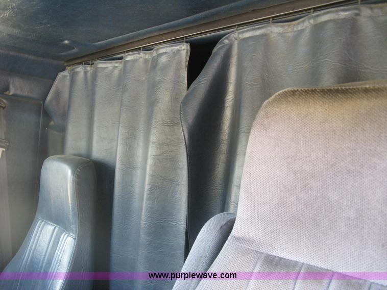 image for item K8655 1995 Freightliner FLD semi truck