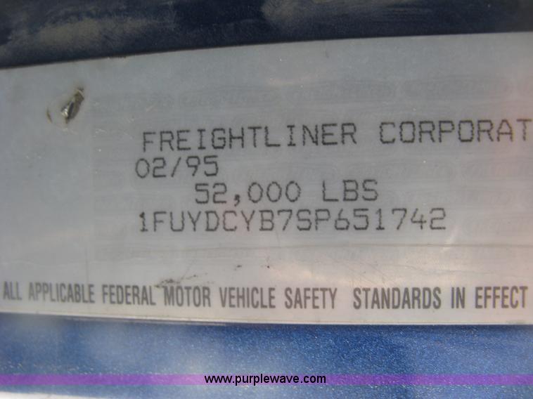 image for item K8655 1995 Freightliner FLD semi truck