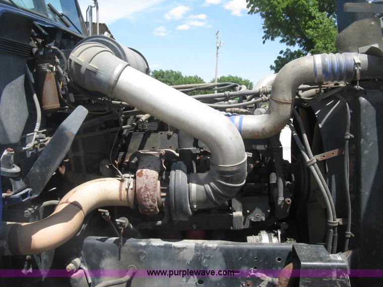 image for item K8655 1995 Freightliner FLD semi truck