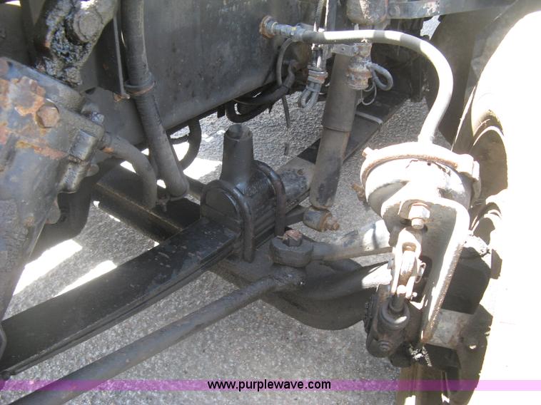 image for item K8655 1995 Freightliner FLD semi truck