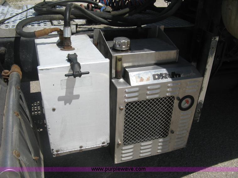 image for item K8655 1995 Freightliner FLD semi truck