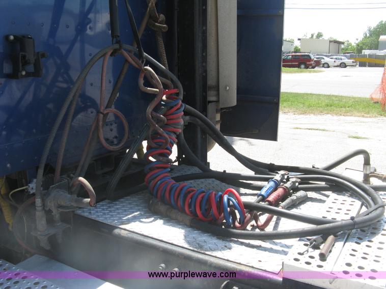 image for item K8655 1995 Freightliner FLD semi truck