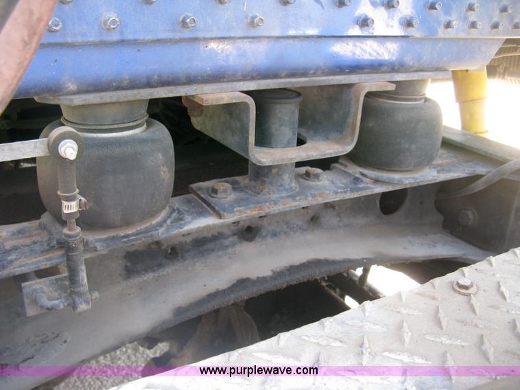 image for item K8655 1995 Freightliner FLD semi truck