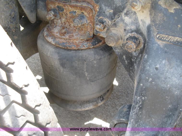 image for item K8655 1995 Freightliner FLD semi truck