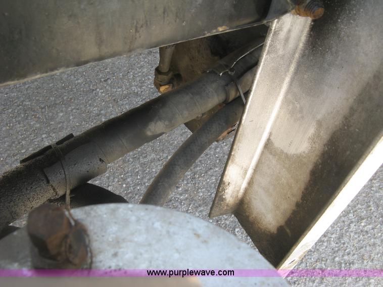 image for item K8655 1995 Freightliner FLD semi truck