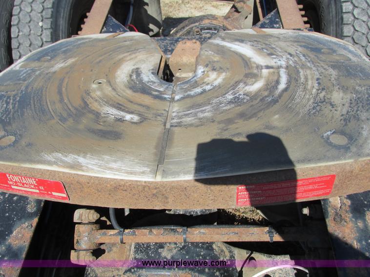 image for item L2500 2007 Freightliner Columbia Heritage semi truck