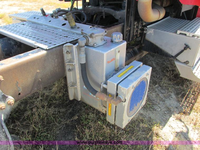 image for item L2500 2007 Freightliner Columbia Heritage semi truck