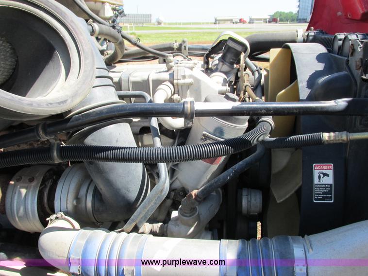 image for item L2500 2007 Freightliner Columbia Heritage semi truck