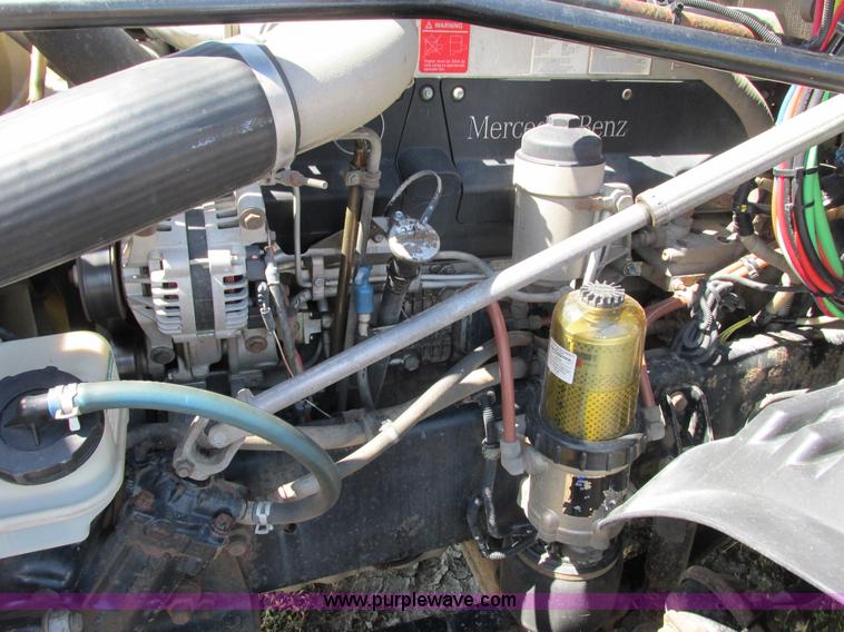 image for item L2500 2007 Freightliner Columbia Heritage semi truck