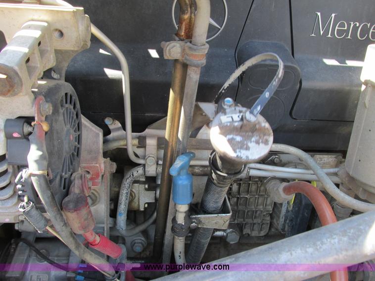 image for item L2500 2007 Freightliner Columbia Heritage semi truck