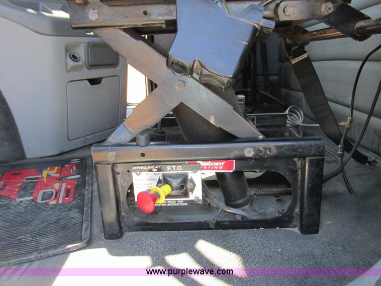 image for item L2500 2007 Freightliner Columbia Heritage semi truck