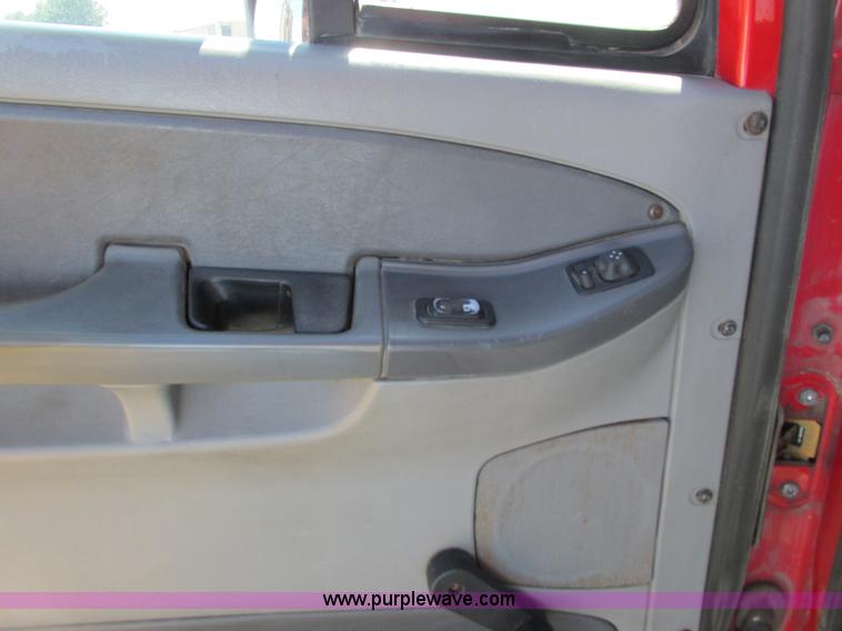 image for item L2500 2007 Freightliner Columbia Heritage semi truck