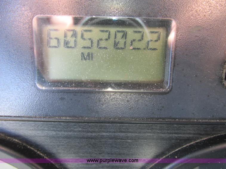 image for item L2500 2007 Freightliner Columbia Heritage semi truck