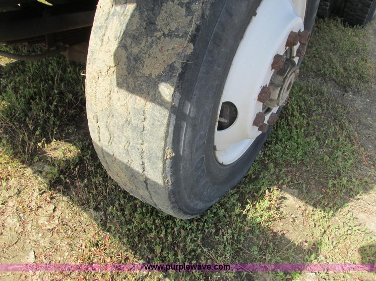 image for item L2502 1987 Ottowa 4T30 yard truck